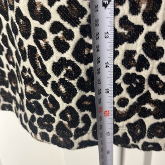 Sanctuary cheata print skirt with pockets size small. Perfect Fall piece - Picture 5 of 7